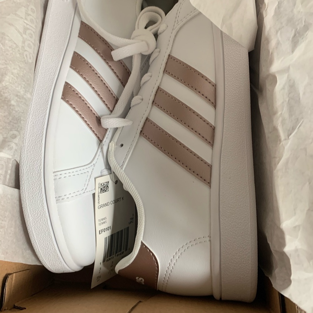 Adidas Grand Court K kids size 3.5